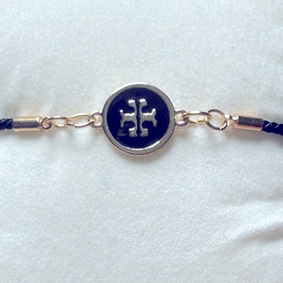 NWOT Tory Burch logo Pendant Bracelet - Picture 1 of 4